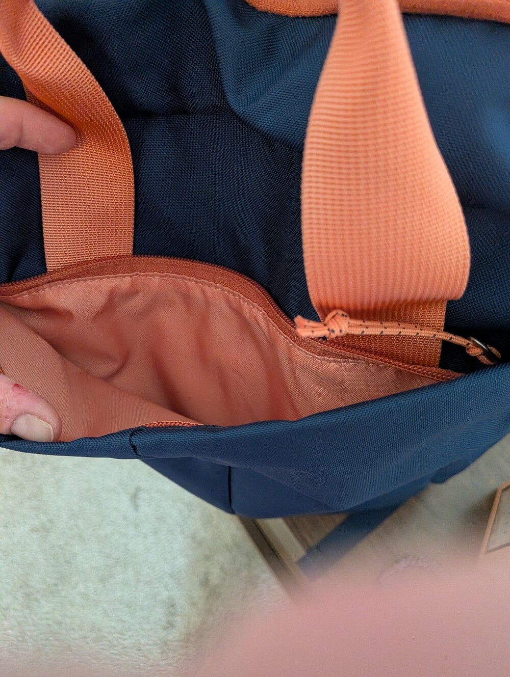 Patagonia Navy Backpack / EUC - Picture 7 of 8